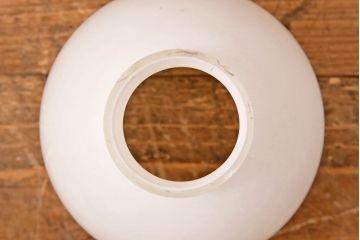 アンティーク照明　透かしの意匠が上品なアクセントになる壁掛け照明(ウォールランプ、壁付け照明)(R-050065)