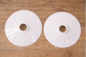 アンティーク照明　昔懐かしいデザインが趣溢れる平笠シェードのペンダントライト2個セット(吊り下げ照明、天井照明)(R-050068)