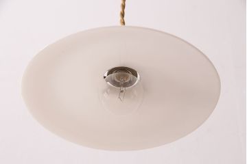 アンティーク照明　レトロな佇まいがあたたかみを感じる平笠シェードのペンダントライト2個セット(吊り下げ照明、天井照明)(R-050069)