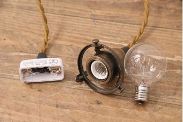 アンティーク照明　レトロな佇まいがあたたかみを感じる平笠シェードのペンダントライト2個セット(吊り下げ照明、天井照明)(R-050069)