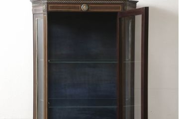 ヨーロッパヴィンテージ　スペイン家具　マホガニー材　クラシカルな雰囲気たっぷりのショーケース(ガラスケース、陳列棚、飾り棚、キャビネット、ビンテージ)(R-050076)