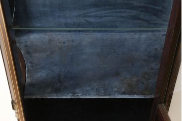 ヨーロッパヴィンテージ　スペイン家具　マホガニー材　クラシカルな雰囲気たっぷりのショーケース(ガラスケース、陳列棚、飾り棚、キャビネット、ビンテージ)(R-050076)