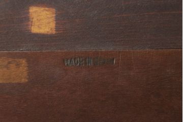ヨーロッパヴィンテージ　スペイン家具　マホガニー材　クラシカルな雰囲気たっぷりのショーケース(ガラスケース、陳列棚、飾り棚、キャビネット、ビンテージ)(R-050076)
