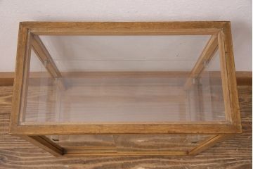 アンティーク家具　昭和レトロ　素朴な木の風合いが味わい深い卓上ガラスケース(ショーケース、陳列棚、飾り棚)(R-050077)
