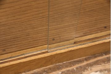 アンティーク家具　昭和レトロ　素朴な木の風合いが味わい深い卓上ガラスケース(ショーケース、陳列棚、飾り棚)(R-050077)