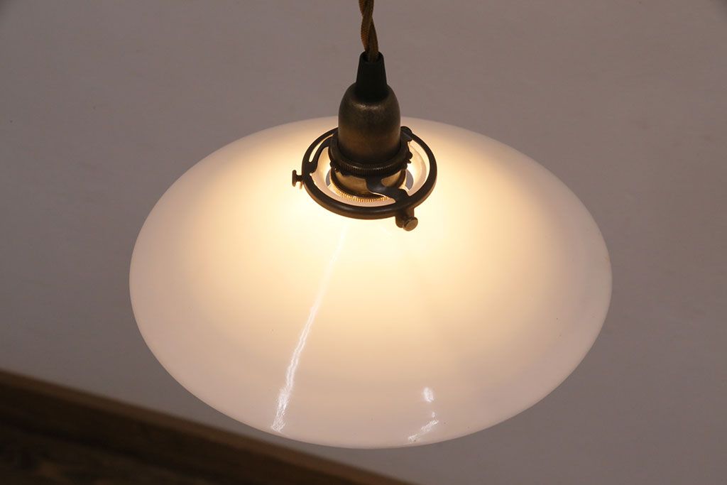 アンティーク照明　ナチュラルスタイルの空間にもおすすめ!平笠シェードの吊り下げ照明(ペンダントライト、天井照明、電笠)(R-050084)