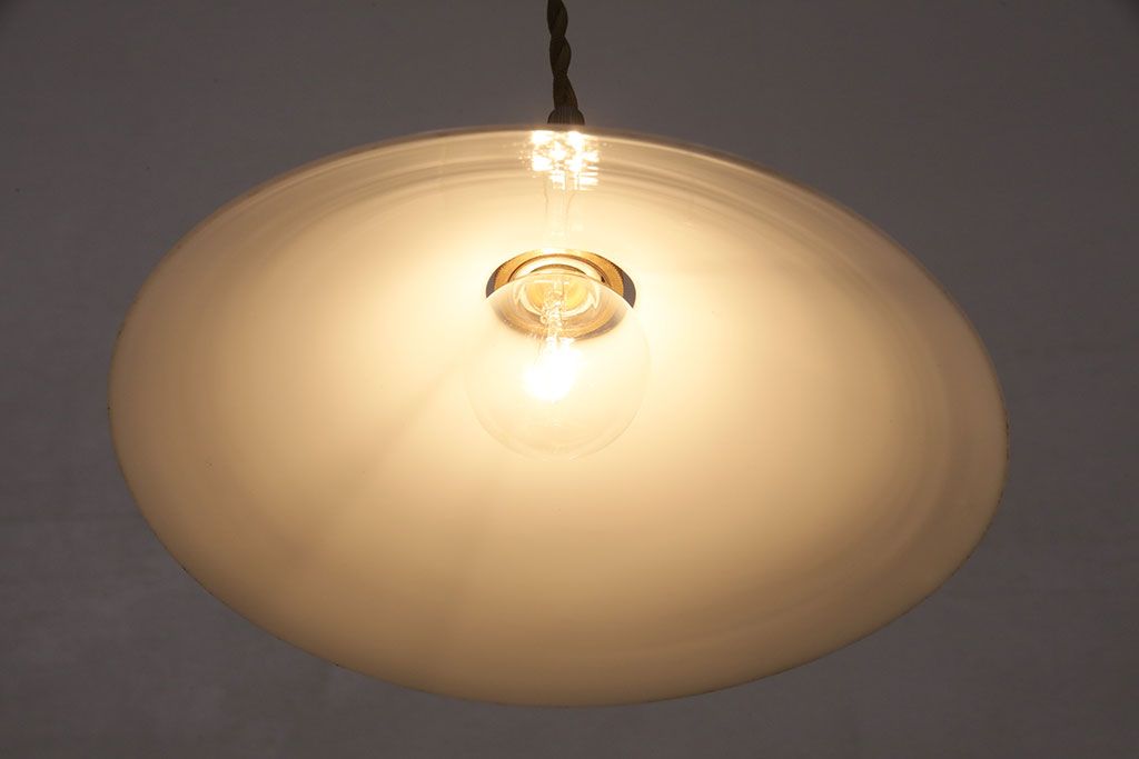 アンティーク照明　ナチュラルスタイルの空間にもおすすめ!平笠シェードの吊り下げ照明(ペンダントライト、天井照明、電笠)(R-050084)