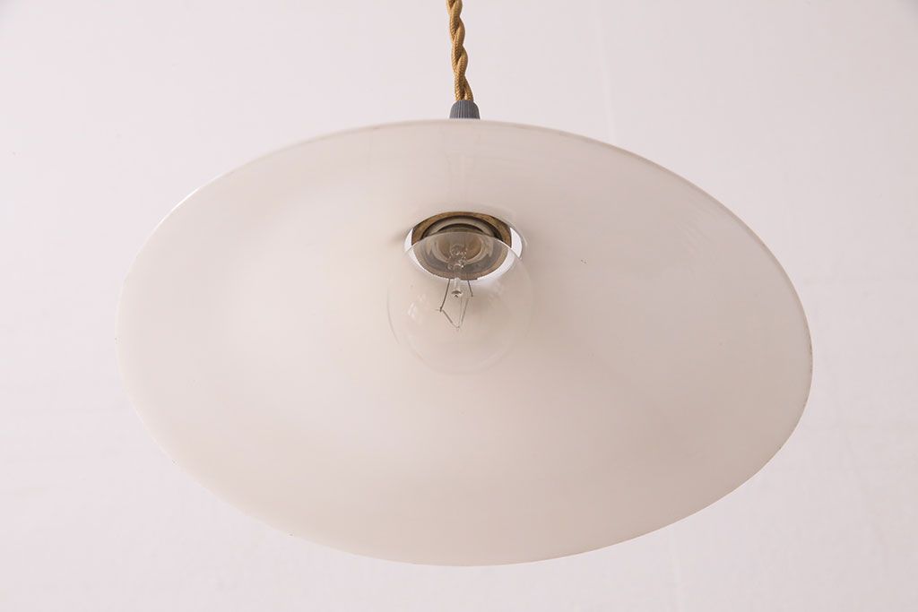 アンティーク照明　ナチュラルスタイルの空間にもおすすめ!平笠シェードの吊り下げ照明(ペンダントライト、天井照明、電笠)(R-050084)