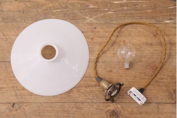 アンティーク照明　ナチュラルスタイルの空間にもおすすめ!平笠シェードの吊り下げ照明(ペンダントライト、天井照明、電笠)(R-050084)