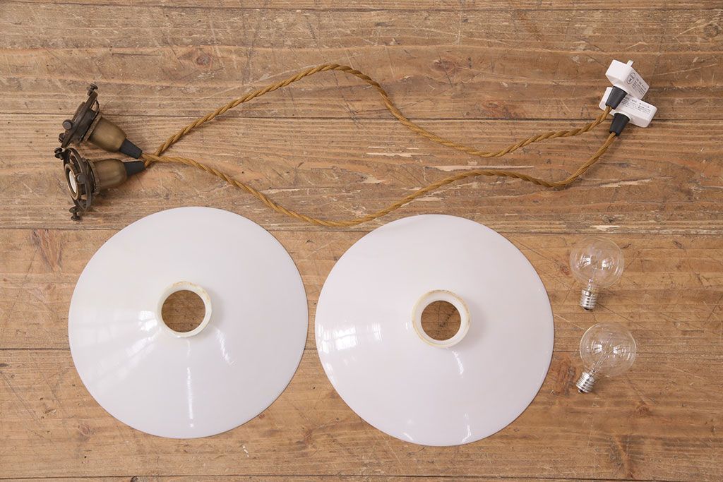 アンティーク照明　和製アンティーク　どこか懐かしさが漂う平笠シェードのペンダントライト2個セット(R-050085)