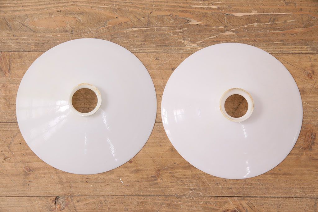 アンティーク照明　和製アンティーク　どこか懐かしさが漂う平笠シェードのペンダントライト2個セット(R-050085)