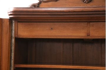 アンティーク家具　フランスアンティーク　オーク材　特注サイズ　繊細な彫刻が魅力!エレガントな雰囲気を醸し出す迫力満点の大きなサイドボード(キャビネット、戸棚、収納棚)(R-050087)