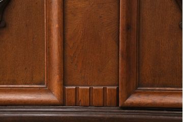 アンティーク家具　フランスアンティーク　オーク材　特注サイズ　繊細な彫刻が魅力!エレガントな雰囲気を醸し出す迫力満点の大きなサイドボード(キャビネット、戸棚、収納棚)(R-050087)