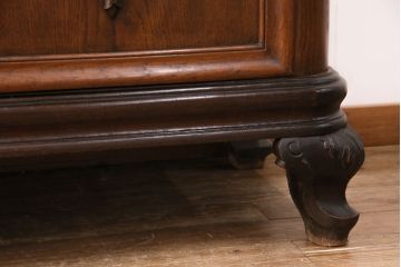 アンティーク家具　フランスアンティーク　オーク材　特注サイズ　繊細な彫刻が魅力!エレガントな雰囲気を醸し出す迫力満点の大きなサイドボード(キャビネット、戸棚、収納棚)(R-050087)