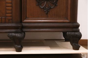 フランスアンティーク　特大!!　優雅なレリーフが目を惹くオーク材製サイドボード(キャビネット、戸棚、収納棚)(R-050088)