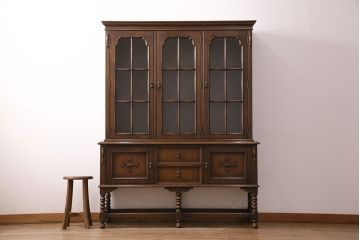 ヴィンテージ家具　オーク材　クラシカルな雰囲気あふれるキャビネット(収納棚、飾り棚、食器棚、ビンテージ)(R-050090)