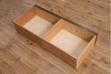 ヴィンテージ家具　オーク材　クラシカルな雰囲気あふれるキャビネット(収納棚、飾り棚、食器棚、ビンテージ)(R-050090)