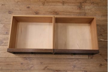ヴィンテージ家具　オーク材　クラシカルな雰囲気あふれるキャビネット(収納棚、飾り棚、食器棚、ビンテージ)(R-050090)