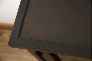 中古　北海道民芸家具　脚付きリメイク　落ち着きのある空間づくりに活躍するサイドボード(キャビネット、収納棚、飾り棚)(R-050091)