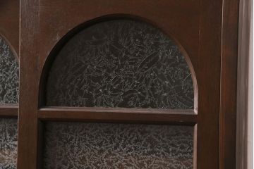 ラフジュ工房オリジナル　古建具リメイク　結霜ガラスがおしゃれな収納棚(キャビネット、ガラス戸棚、本箱)(R-050096)