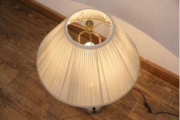 ヴィンテージ照明　大理石風のスタンドがクラシカルな雰囲気を醸しだすテーブルスタンド(卓上照明、テーブルライト、デスクスタンド、ビンテージ)(R-050098)