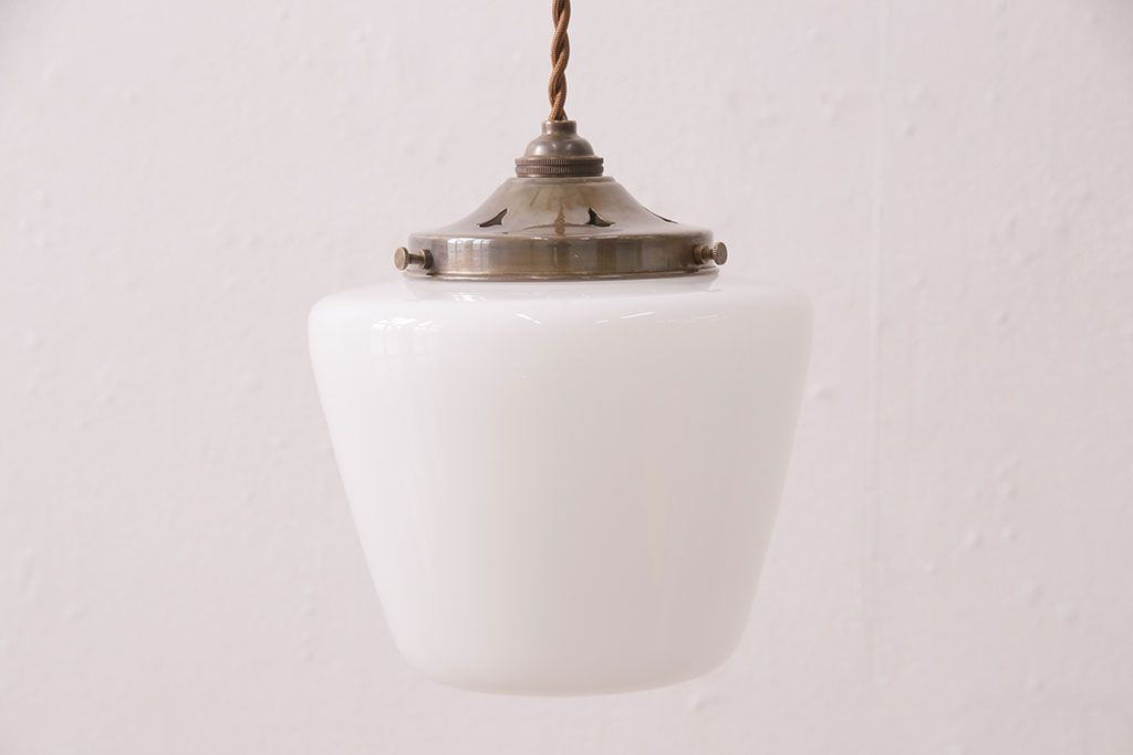 アンティーク照明　シンプルなデザインで取り入れやすい台形型の吊り下げ照明(天井照明、ペンダントライト)(R-050099)