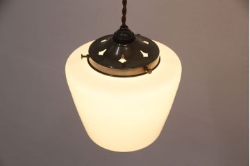 アンティーク照明　シンプルなデザインで取り入れやすい台形型の吊り下げ照明(天井照明、ペンダントライト)(R-050099)