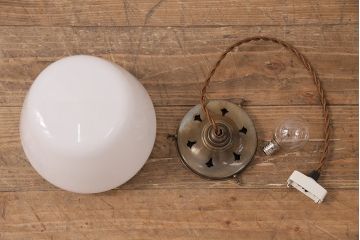 アンティーク照明　シンプルなデザインで取り入れやすい台形型の吊り下げ照明(天井照明、ペンダントライト)(R-050099)