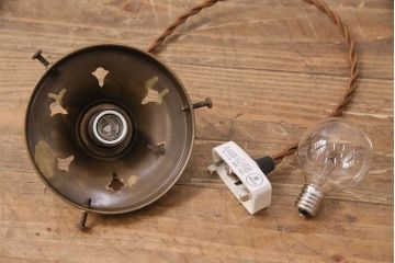 アンティーク照明　可愛らしい凝ったデザインが魅力的な天井照明(吊り下げ照明、ペンダントライト)(R-050100)