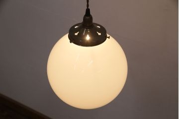 アンティーク照明　シンプルなデザインが取り入れやすい球体型の天井照明(吊り下げ照明、ペンダントライト)(R-050101)