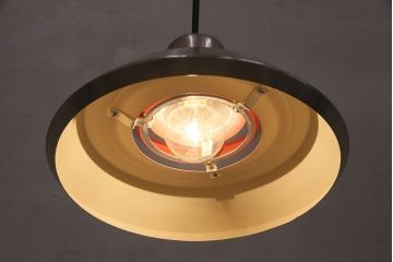 ヴィンテージ照明　デンマーク　オレンジカラーがおしゃれ!空間のアクセントになる吊り下げ照明(天井照明、ペンダントライト、シェード、ビンテージ)(R-050105)