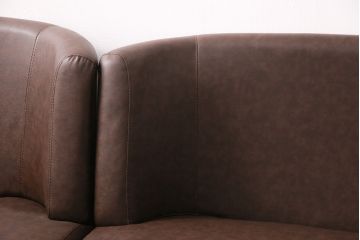 中古　美品　ARMONIA(アルモニア)　Bella Curva　合皮　スタイリッシュなデザインがおしゃれな2Pソファ、カウチソファセット(コーナーソファ、L字型ソファ、2人掛け、3人掛け)(R-050108)