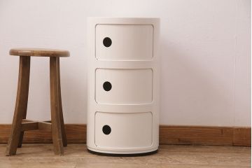 中古　イタリア　kartell(カルテル)社　おしゃれなインテリアとしておすすめのコンポニビリランドチェスト(チェスト、飾り棚、サイドチェスト)(R-050113)