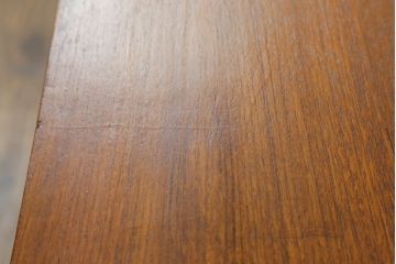 イギリスヴィンテージ　激レア品!4脚のスツールが格納できるチーク材製のネストテーブル(サイドテーブル、カフェテーブル、スツール、ビンテージ)(R-050115)