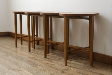 イギリスヴィンテージ　激レア品!4脚のスツールが格納できるチーク材製のネストテーブル(サイドテーブル、カフェテーブル、スツール、ビンテージ)(R-050115)
