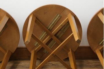 イギリスヴィンテージ　激レア品!4脚のスツールが格納できるチーク材製のネストテーブル(サイドテーブル、カフェテーブル、スツール、ビンテージ)(R-050115)