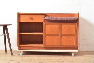 ヴィンテージ家具　イギリスビンテージ　nathan社(ネイサン)　チーク材　取り入れるだけでおしゃれなテレフォンチェア(テレフォンベンチ、収納棚、戸棚)(R-050116)