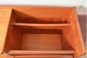 ヴィンテージ家具　イギリスビンテージ　nathan社(ネイサン)　チーク材　取り入れるだけでおしゃれなテレフォンチェア(テレフォンベンチ、収納棚、戸棚)(R-050116)