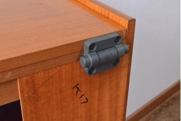 イギリスヴィンテージ　チーク材　珍しいデザイン!　nathan(ネイサン)社製のレコードラック(オーディオラック、収納棚、キャビネット、ビンテージ)(R-050118)