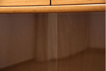 イギリスヴィンテージ　チーク材　人気のデザイン!　nathan(ネイサン)社製のガラス戸がおしゃれなキャビネット(収納棚、飾り棚、食器棚、ビンテージ)(R-050131)