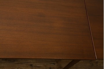 ビンテージ家具　北欧ヴィンテージ　明るい木色がぬくもりを感じるチーク材製エクステンションテーブル　(R-050132)