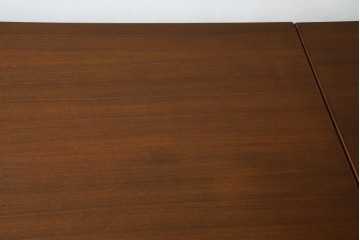 ビンテージ家具　北欧ヴィンテージ　明るい木色がぬくもりを感じるチーク材製エクステンションテーブル　(R-050132)