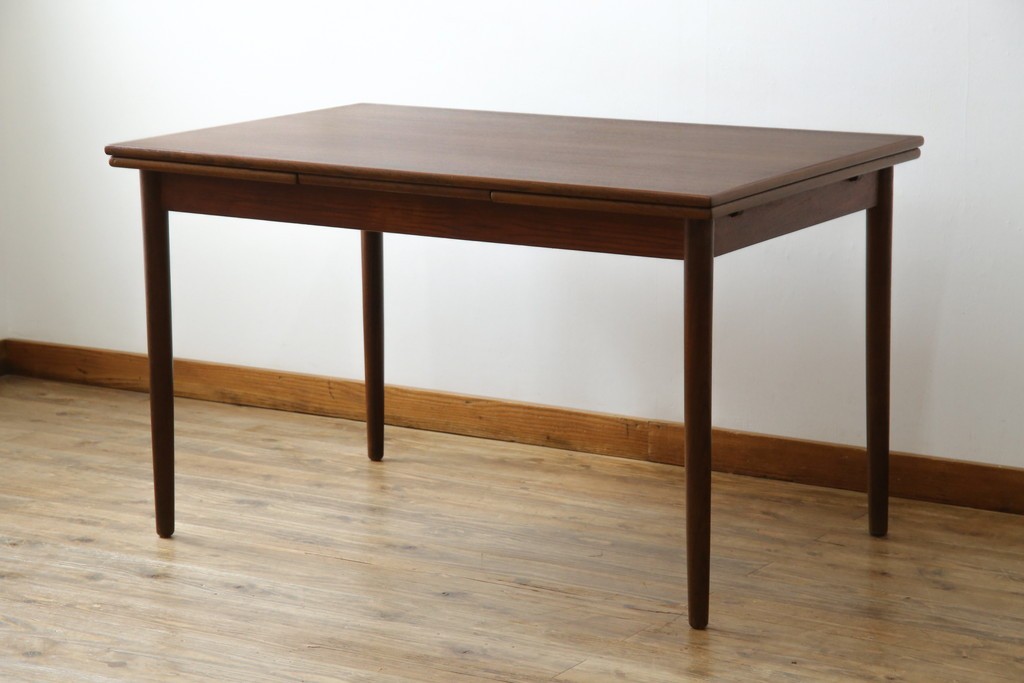 ビンテージ家具　北欧ヴィンテージ　明るい木色がぬくもりを感じるチーク材製エクステンションテーブル　(R-050132)