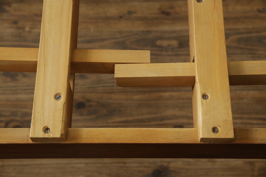 ビンテージ家具　北欧ヴィンテージ　明るい木色がぬくもりを感じるチーク材製エクステンションテーブル　(R-050132)