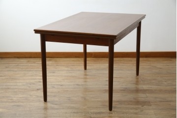 ビンテージ家具　北欧ヴィンテージ　明るい木色がぬくもりを感じるチーク材製エクステンションテーブル　(R-050132)