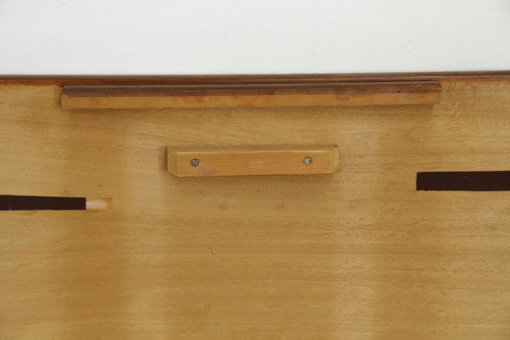 ビンテージ家具　北欧ヴィンテージ　明るい木色がぬくもりを感じるチーク材製エクステンションテーブル　(R-050132)