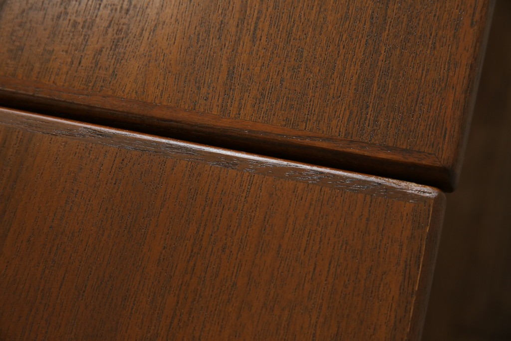 ビンテージ家具　北欧ヴィンテージ　明るい木色がぬくもりを感じるチーク材製エクステンションテーブル　(R-050132)