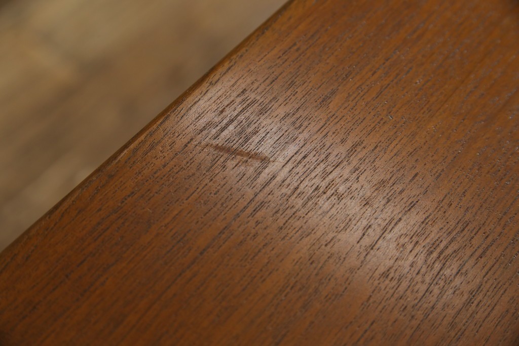 ビンテージ家具　北欧ヴィンテージ　明るい木色がぬくもりを感じるチーク材製エクステンションテーブル　(R-050132)