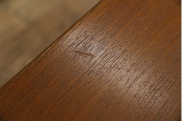 ビンテージ家具　北欧ヴィンテージ　明るい木色がぬくもりを感じるチーク材製エクステンションテーブル　(R-050132)