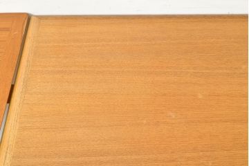 ビンテージ家具　北欧ヴィンテージ　明るい木色がぬくもりを感じるチーク材製エクステンションテーブル(拡張式テーブル、ダイニングテーブル、6人掛け、4人掛け)(R-050132)